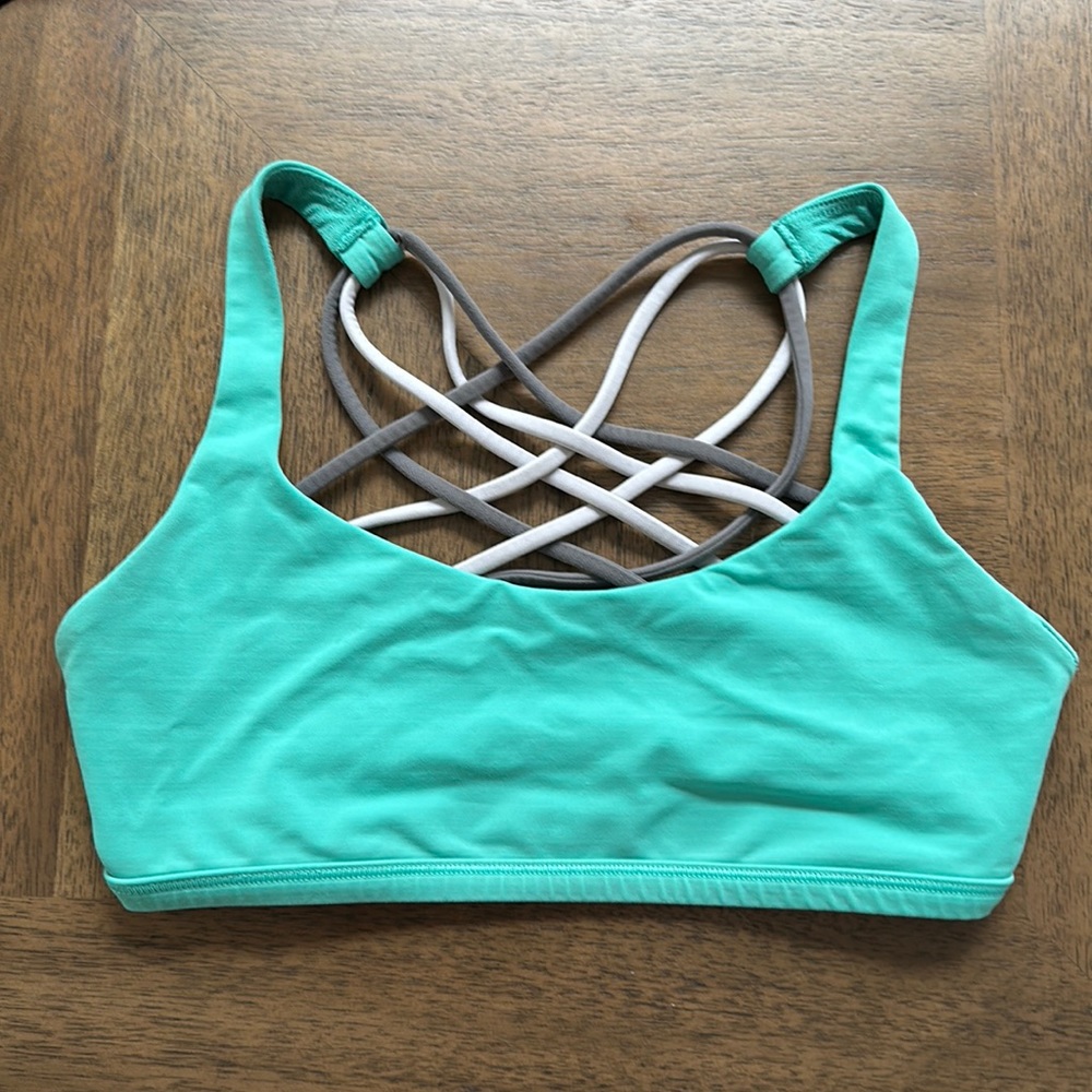 Lululemon free to be wild sports bra